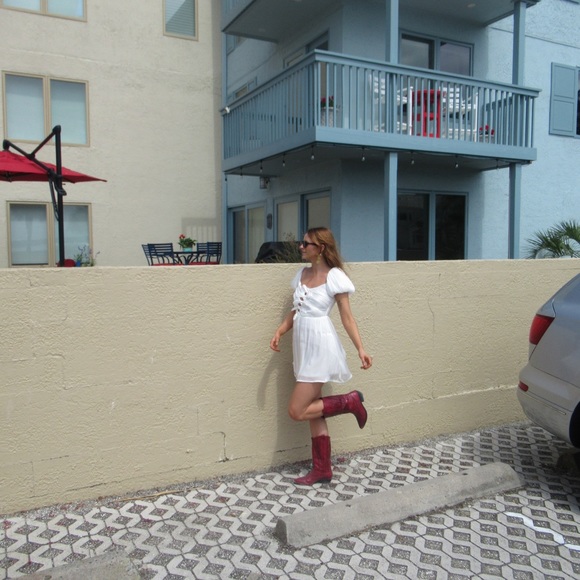 White dress with cut outs - Picture 2 of 4